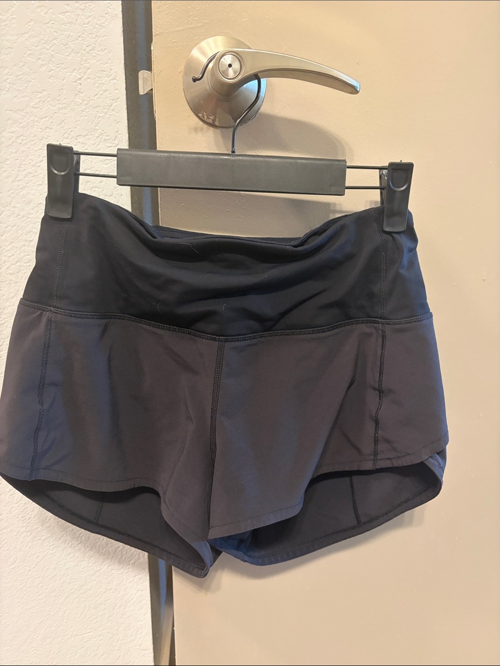 Lululemon shorts size 4